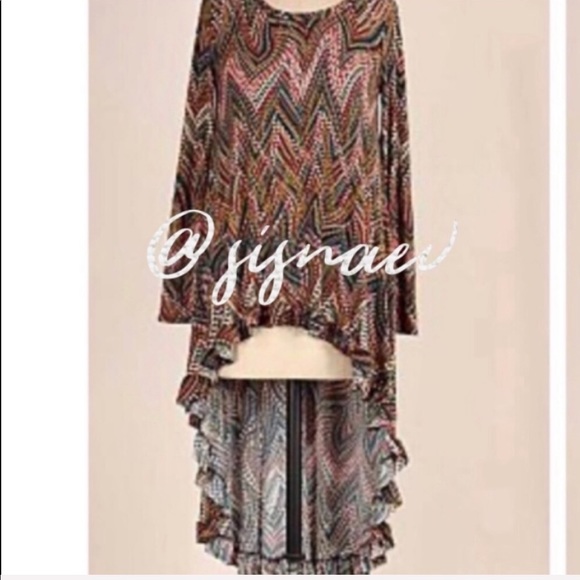 🆕•SOLD•Chevron Print High Low• - Picture 2 of 4